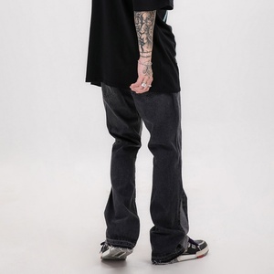 Vente en gros : Nouveaux modèles de jeans évasés pour hommes, style streetwear, patchwork, déchirés et délavés - Product Image 3