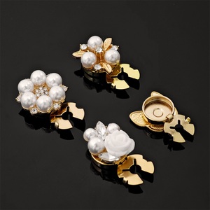 Boutons décoratifs en métal avec perles, strass et fleurs papillon pour chemisiers et vêtements féminins - Product Image 5