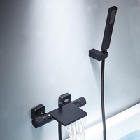Ensemble de robinet de baignoire cascade moderne en laiton noir Robinets de salle de bains à double poignée Tenture murale Robinets de bain-douche