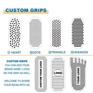 Chaussettes de football GENKE personnalisées à rayures verticales, antidérapantes, hauteur genou, fabrication directe, design gratuit - Product Image 2