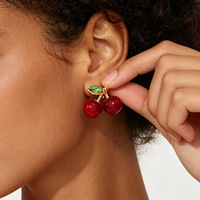 Trendy zomerse oorbellen voor dames, zoet rood kersenontwerp, volledig bezet met strass steentjes (kristalstrass), acryl lucite.