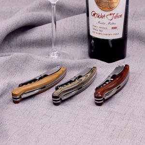Ensemble <span class=keywords><strong>d</strong></span>'ouvre-bouteille de vin multifonctionnel <span class=keywords><strong>en</strong></span> acier inoxydable 420 personnalisé, style classique, <span class=keywords><strong>tire</strong></span>-<span class=keywords><strong>bouchon</strong></span>, coupe-capsule, manche <span class=keywords><strong>en</strong></span> <span class=keywords><strong>bois</strong></span> <span class=keywords><strong>d</strong></span>'<span class=keywords><strong>olivier</strong></span> - Product Image 1