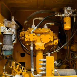 Excavadora Caterpillar 330E usada con motor CAT de gran potencia y bajo consumo de combustible, disponible en Shanghai Yard Hundred Machines. - Product Image 4