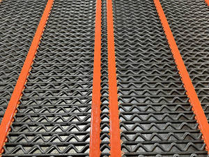 Séparateur vibrant linéaire en acier au manganèse avec écran minier autonettoyant en polyuréthane pour le criblage de minerai lourd - Product Image 3