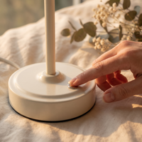 Lampe de table LED personnalisée en céramique blanche, à capteur tactile, rechargeable, à intensité variable, alimentée par batterie, pour restaurant, mariage, décoration