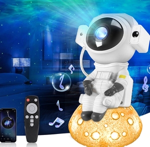 Lámpara de cielo estrellado de astronauta sentada en la luna - Product Image 5