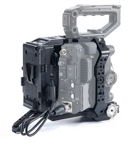 佳能C500 Mk II/C300 Mk III的ES-T19-B-V V-Mount/Gold Mount相机保持架最大限度地减少磨损并支持附件