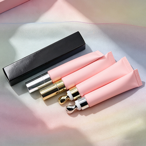 ลิปกลอสเนื้อลิควิดสีชัดเจน สูตรวีแกน แบรนด์ส่วนตัว พร้อมหัวนวดน่ารัก - Product Image 3