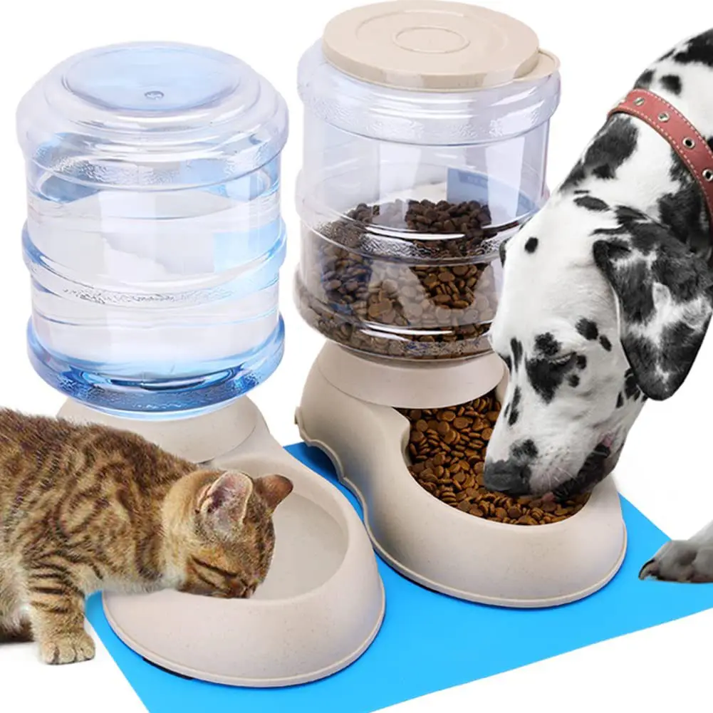 Automatischer Katzenfütter und Wasserspender im Set mit Haustierfuttermatte für kleine mittlere Hunde