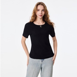 T-shirt décontracté pour <span class=keywords><strong>femme</strong></span>, coupe ajustée, sérigraphie personnalisée, vente en gros OEM, streetwear, écologique et respirant - Product Image 4