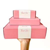 Boîtes rigides en carton ondulé recyclables personnalisées de couleur rose avec logo imprimé en couleur et impression UV pour l'emballage d'expédition de cosmétiques