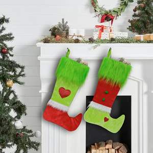 Chaussettes de Noël en feutre rouge et vert pour les décorations de Noël en famille - Product Image 2