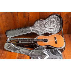 Guitarra Clásica Martinez C/S de Cedro/Abeto, Tapa de Cedro Sólido, Fondo/Aros de Cedro Sólido, Diapasón de Ébano - Product Image 1