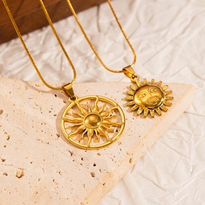 Collar con Colgante de Sol Personalizado, Diseño Vintage, Acero Inoxidable, Sin Decoloración, Estilo Femenino, <span class=keywords><strong>Regalo</strong></span> de Cumpleaños para Mejor Amiga - Product Image 3