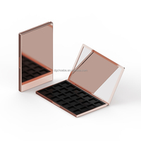 Palette de fards à paupières en plastique cosmétique avec 28 fards de différentes couleurs, emballage personnalisé, rose doré métallisé, compact de maquillage