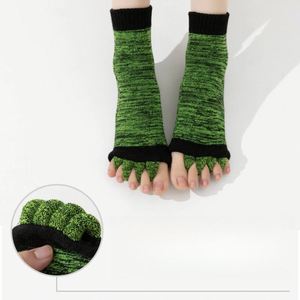 Chaussettes de yoga colorées à bout ouvert pour femmes, chaussettes antidérapantes à cinq doigts pour soulager les hallux valgus, cadeau idéal pour le Pilates, la danse et l'entraînement à domicile - Product Image 3