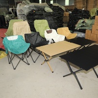Ensemble de meubles de salle à manger d'extérieur pliables en aluminium moderne avec table et chaises réglables en hauteur, comprenant un sac de plage/camping