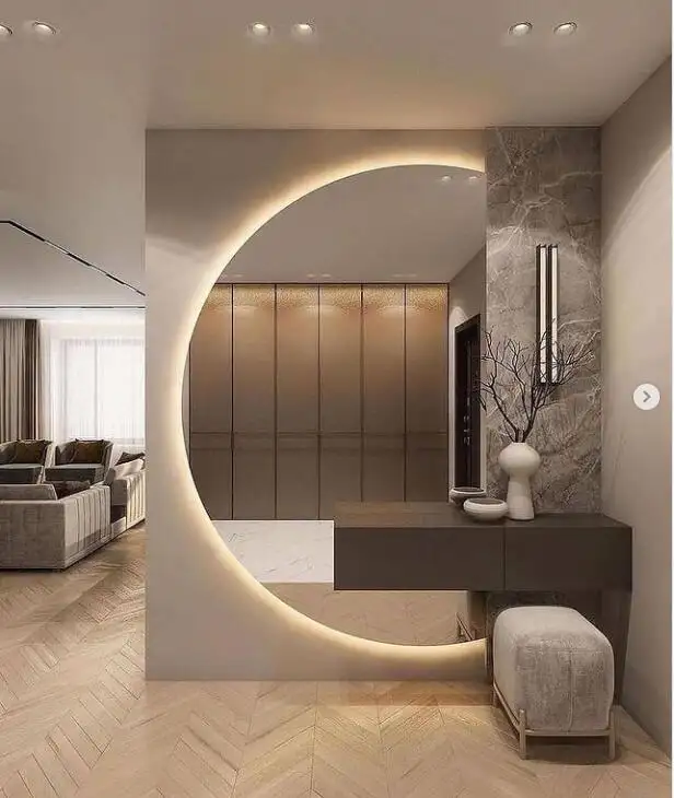 Hoge Kwaliteit Halve Maan Vorm Backlit Led Spiegel Decoratieve Muur Spiegel Voor Hotel Home Decor