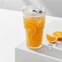 Gobelet de voyage moderne unisexe en verre avec couvercle et paille – Design portable à rayures verticales pour fêtes