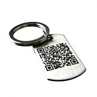 Individueller Metall-Schlüsselanhänger mit Gebürsteter Oberfläche und QR-Code zum Bedrucken