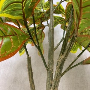 <span class=keywords><strong>Codiaeum</strong></span> <span class=keywords><strong>variegatum</strong></span> เทียมสีเขียว2025ใหม่มีก้านเสาพลาสติกสำหรับตกแต่งในบ้านโรงแรมสวนในร่มและกลางแจ้ง - Product Image 4