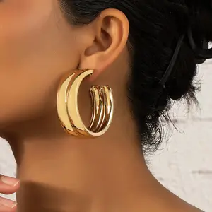 2024 nouveauté bijoux de mode nouveau métal géométrique surdimensionné rond grandes boucles d'oreilles en or grand clip creux sur boucles d'oreilles