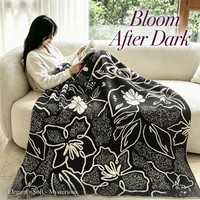 Tapisserie florale Jardin de Nuit, Lueur de lune de minuit, Ombre du crépuscule, Velours moelleux, Épaisse et dense, pour canapé double et coin lecture de l'après-midi