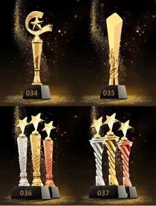 Nova resina polegar barato china cristal troféus troféus desenhos ouro cor troféu com base de vidro preto