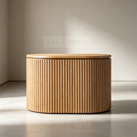 Table d'appoint cylindrique moderne en chêne massif, faite à la main, à cannelures et rainures, pour coin de canapé ou salon