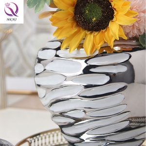 Nordic <strong>Light</strong> Luxury Gold Ceramic General Ginger Jar Crafts Table Decoration Accessories <strong>Vase</strong> With Lid <strong>for</strong> Living Room - Product Image 6