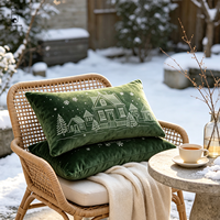 Housse de coussin lombaire en velours de Noël 50x30, taie d'oreiller brodée Village d'Hiver, coussin décoratif de fêtes pour canapé et maison