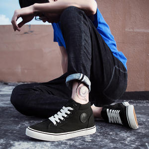 Zapatillas de Lona de Caña Alta Nuevas 2025 para Hombre, con Cordones, Estilo Coreano, Totalmente Negras, Básicas, de Skate, para Estudiantes, Planas y Vulcanizadas - Product Image 3