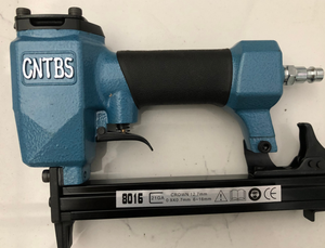 Cucitrice pneumatica professionale 8016 Ga.21 1/2 ''pinzatrice corona 12.8mm pistola sparachiodi aria Fine OEM personalizzabile GS certificata 3 anni - Product Image 4