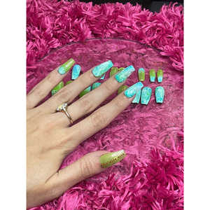 Set de 20 Uñas Postizas con Detalles de Cadena Dorada Pintados a Mano, Estilo Tropical Paradise (Tamaños 0-9) - Product Image 5