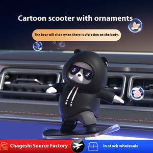 Dessin animé ours intérieur voiture ornements <span class=keywords><strong>planche</strong></span> <span class=keywords><strong>à</strong></span> <span class=keywords><strong>roulettes</strong></span> ours mobile PVC aluminium voiture fournitures Kit mignon décoration intérieure accessoires - Product Image 4