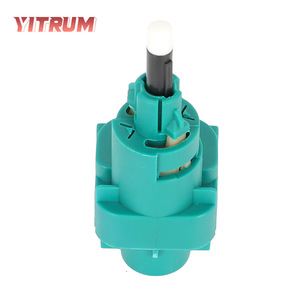 สวิตช์ไฟเบรก YITRUM 726945511 สำหรับโฟล์คสวาเก้น ออดี้วัสดุ ABS สวิตช์อัตโนมัติ - Product Image 1