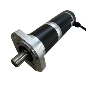 Moteur à engrenages CC pour tracker solaire 24V 120Nm, faible vitesse, couple élevé - Product Image 1
