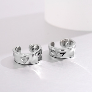 Boucles d'oreilles manchette géométriques irrégulières en argent sterling S925 plaqué or, unisexe, cadeau de mariage, mode, finition lisse crêpe - Product Image 6