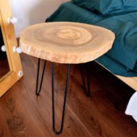 Ensemble de table à manger en bois rustique de grande taille avec plateau rond en noyer naturel de style industriel tendance