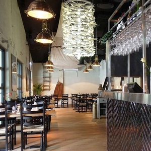 Lámpara de interior con forma de pez moderna personalizable, luz de techo Led decorativa, lámpara de araña - Product Image 5