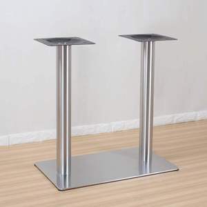 Socle de table double colonne en métal plaqué or, moderne et durable, pour restaurants, centres commerciaux et hôtels - Product Image 2