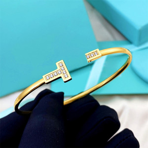 Braccialetto Trendy con Doppia T Placcato Oro e <span class=keywords><strong>Argento</strong></span>, Braccialetto con Charm Alfabetico Aperto per Ragazze - Product Image 3