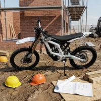Sur Ron Light Bee 2 24 kW – Moto tout-terrain spéciale compétition amateur locale, coloris noir, blanc, marron, vert – En stock, vitesse stable de 90 km/h