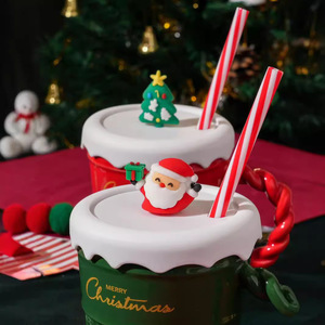 Mug en céramique de Noël 400 ml avec paille, couvercle décoré du Père Noël, motif en relief, tasse à boire pour la maison, vente en gros - Product Image 2