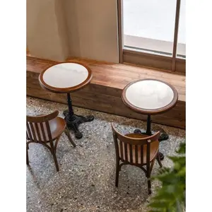 Set di tavolo da pranzo e sedia in canna da forno classico antico in ghisa