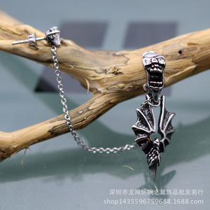 Yunnique – boucles d'oreilles punk rock en acier titane, design crâne à pointes, bijoux de fête noir et blanc - Product Image 5