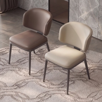 Chaise de salle à manger en cuir avec cadre en acier mobile, style italien minimaliste nordique moderne, avec dossier de luxe léger pour la maison
