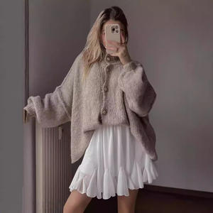 Classique 2025 mode européenne américaine couleur unie décontracté <span class=keywords><strong>Vintage</strong></span> à manches courtes Cardigan <span class=keywords><strong>pull</strong></span> en tricot - Product Image 2