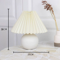 Décoration de chambre à coucher nordique chinoise design vintage prix de gros lampe de table en céramique blanche