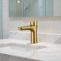 Robinet de lavabo de salle de bain de luxe en acier inoxydable 304 doré brossé, à poignée unique, à montage sur comptoir, mitigeur chaud/froid pour usage hôtelier